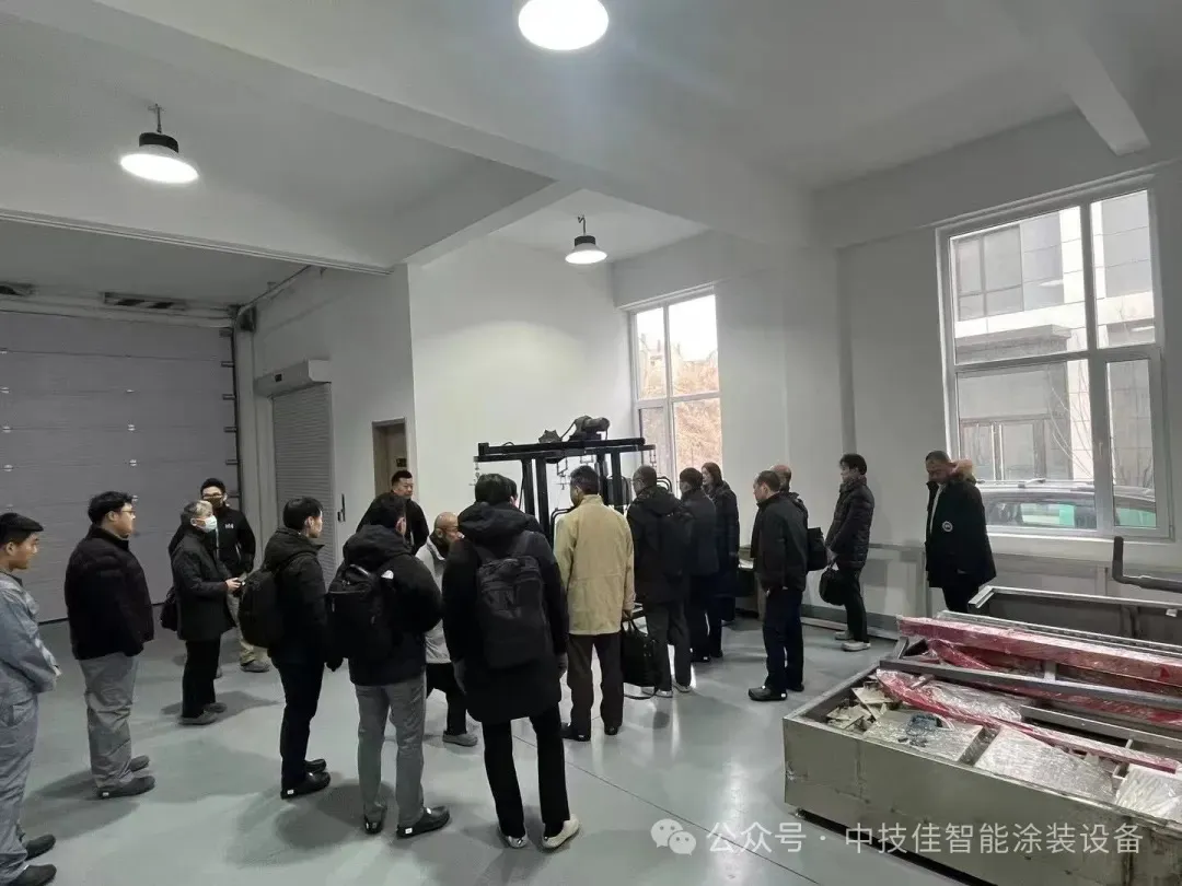 双方围绕机器人集成与涂装技术展开交流